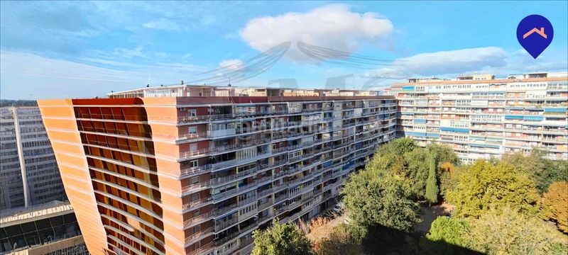 Foto f8ca9565-adfd-43ca-ac16-637274500afb. Àtic amb calefacció aparcament a Parque Cataluña Torrejón de Ardoz