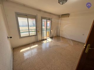 Flat  Avinguda de les tres creus 103. ¡tú propiedad por menos de un alquiler! compra tú piso y olvidat