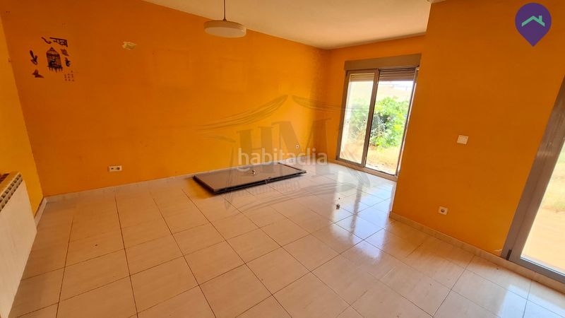 Foto f8b9a08a-b961-4387-93c2-a553479b4493. Chalet in calle río narcea 34 in Ventas de Retamosa (Las)