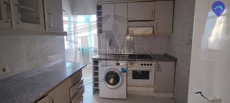 Foto b0e0fcec-6fee-498b-9589-6c1d556f7945. Etagenwohnung in calle de hernán cortés 13 in Reyes Católicos Alcalá de Henares