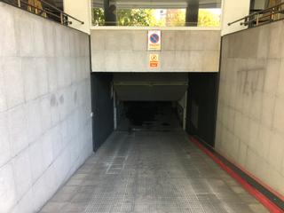 Aparcament cotxe a Calle fuerte de navidad 3. Plaza para coche y varias motos