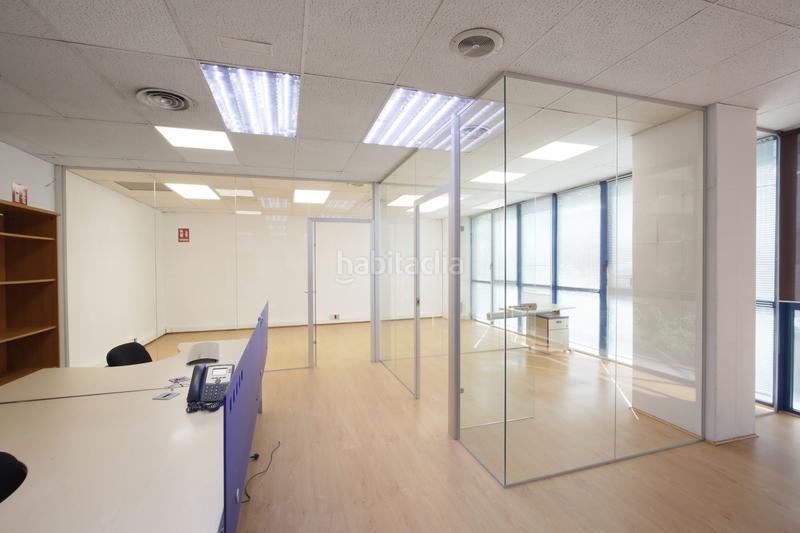 Foto 07481986-e6b3-4250-9c00-de20b7282a17. Bureau dans calle de julián camarillo 7 dans Simancas Madrid