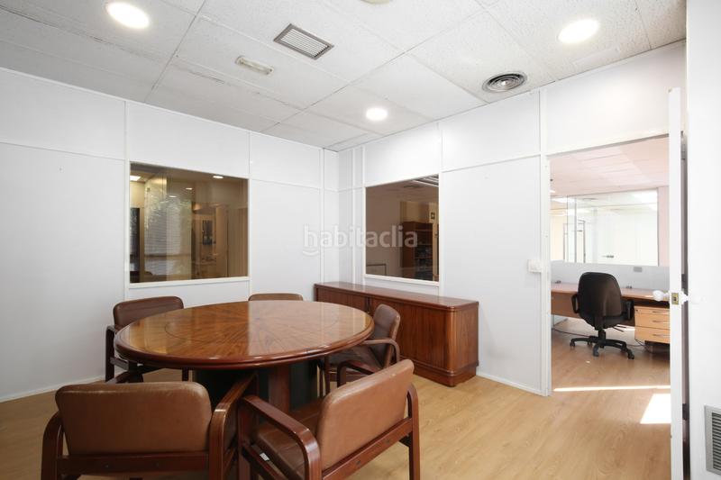 Foto 14d08932-c787-4008-b7c0-4c7a346b3a5e. Bureau dans calle de julián camarillo 7 dans Simancas Madrid