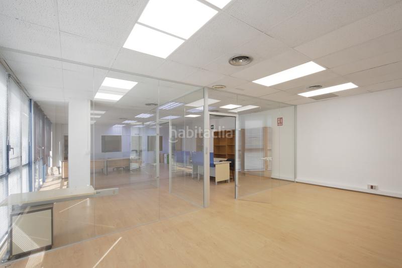 Foto 404e0576-8bec-453c-a7a0-965115444bf0. Bureau dans calle de julián camarillo 7 dans Simancas Madrid