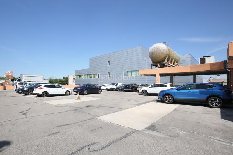 Foto deb364ba-9c07-4943-852e-f54fd71a24d6. Oficina en calle de julián camarillo 7 en Simancas Madrid