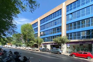 Parking coche en Calle de julin camarillo 7