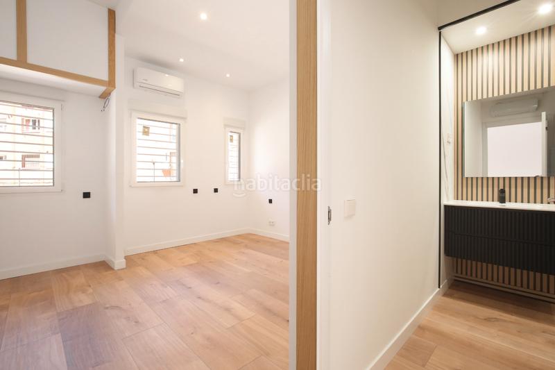 Foto 67a0ccca-29b2-47e8-9ae6-d8b24a0e513d. Appartamento in calle del lago calafate 14 in Portazgo Madrid