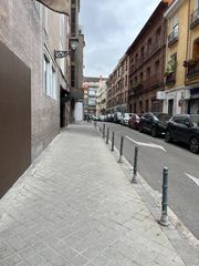 Parking voiture à Calle de galileo 44