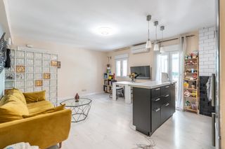 Pis  Calle marina lavandeira 2