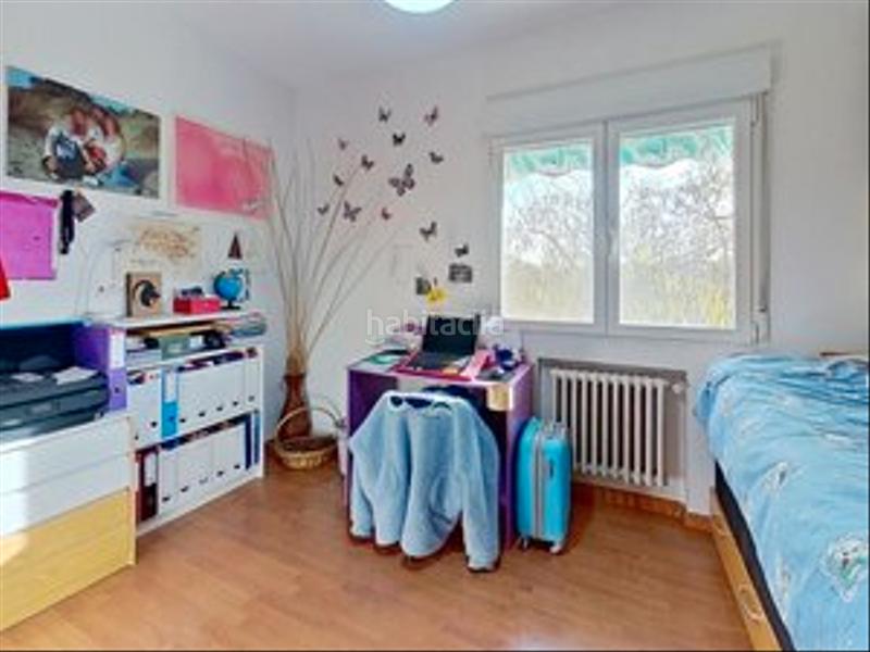 Foto 0105938c-ceae-4869-9c50-93b1f75bcd4f. Xalet amb xemeneia calefacció aparcament piscina a Valdemorillo