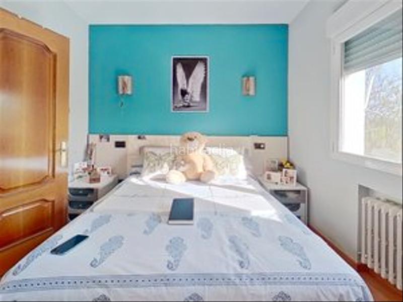 Foto 58d7bdf6-db4b-4a28-8958-c32e76cd8017. Xalet amb xemeneia calefacció aparcament piscina a Valdemorillo