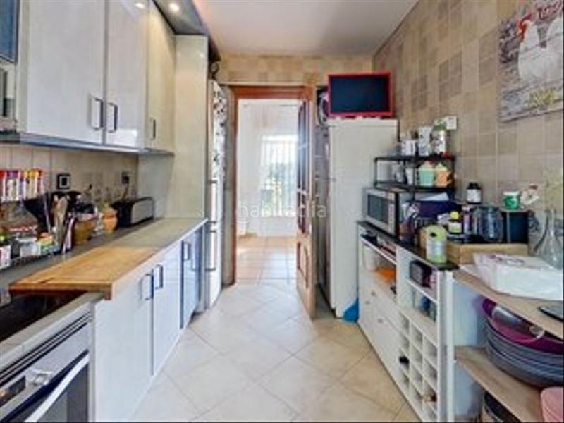 Foto b4ab540f-5e96-4964-8e8f-2422420b3b80. Xalet amb xemeneia calefacció aparcament piscina a Valdemorillo