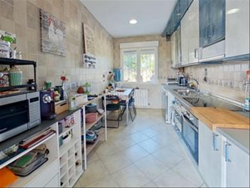 Foto d1b3605e-9399-41d7-9b6d-23d188f31dad. Xalet amb xemeneia calefacció aparcament piscina a Valdemorillo