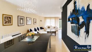 Casa en Carretera del Plant�o. Chalet pareado en urbanizaci�n privada con piscina en muy buena