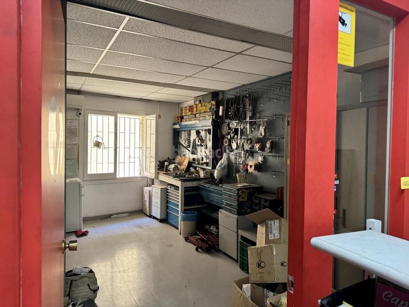 Foto f02eeda8-eebf-49e1-9cd5-35c28ef1ff84. Local commercial dans avinguda dels quinze 35 dans Vilapicina - Torre Llobeta Barcelona