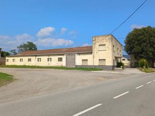 Nau industrial a Girona 5. Nave industrial en venta en planes dhostoles les, 1 dormitorio.