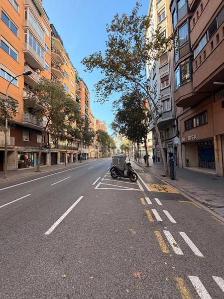 Foto 504f9c2c-add6-4a01-aa8f-adf083de6790. Local commercial dans valencia 583 dans El Camp de l´Arpa del Clot Barcelona