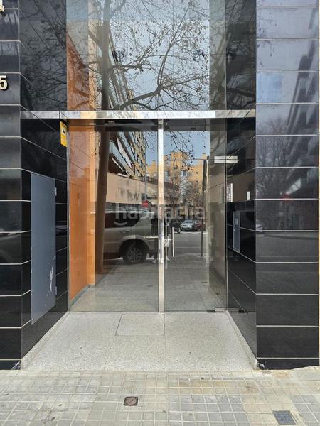 Foto 58bdb716-f694-4b53-b8ce-1456894df83b. Zweistöckige wohnung in maria ribas i bertran de 5 in Mataró