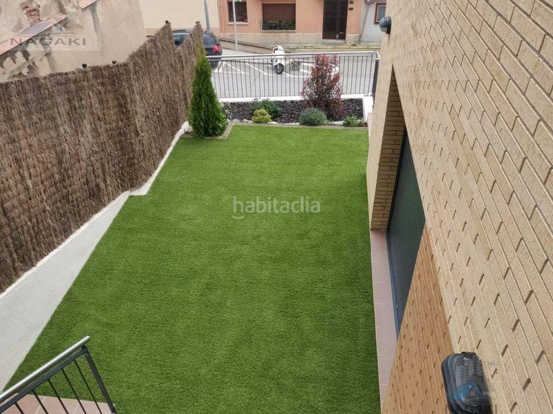 Foto fa418c5f-e2a1-4bae-8889-28b49a36f527. Casa amb aparcament a Papiol (El)
