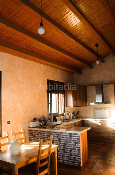 Foto 4b7c5965-cd21-4248-9c3f-4b67966665b0. Casa amb calefacció a Gelida