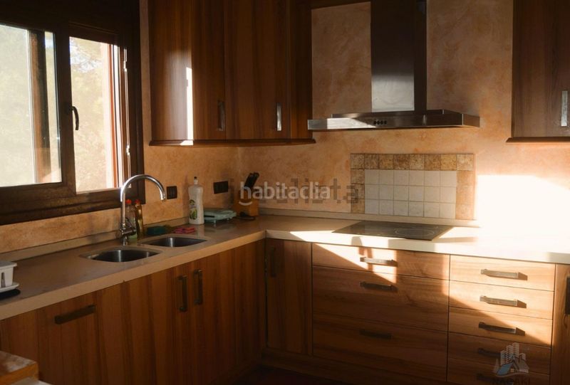 Foto 7eb2d2f4-c338-484f-a301-74908285ce3a. Casa amb calefacció a Gelida