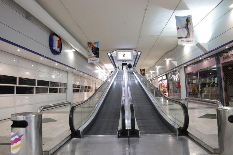 Foto 089d3a35-4a0e-47e5-931f-2897b80c8e93. Local comercial ^**^tambien en alquiler con opcion a compra^^^** ^^^**magnífico local de 185 m2 actualmente dividido en dos locales en el centro c en Fuenlabrada