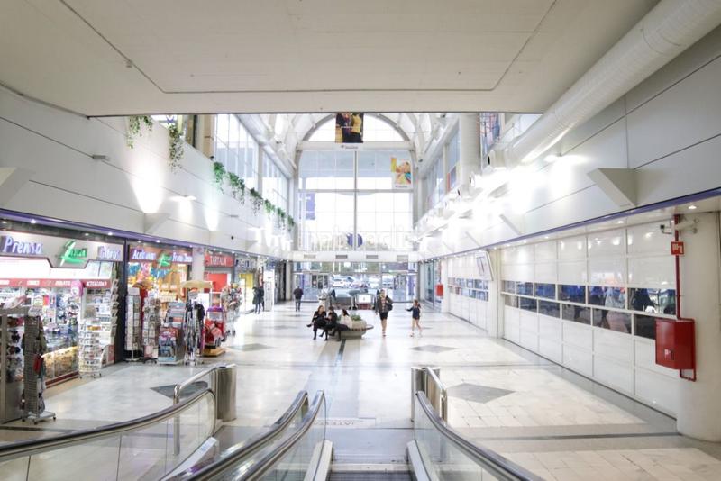 Foto 23af31c0-a857-4f53-9d88-1bb67c6c8e82. Local comercial ^**^tambien en alquiler con opcion a compra^^^** ^^^**magnífico local de 185 m2 actualmente dividido en dos locales en el centro c en Fuenlabrada