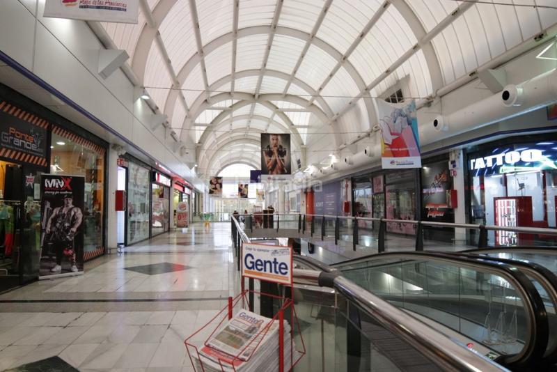 Foto 70ba0cdc-6113-4383-9066-6bc5eff99a6d. Local comercial ^**^tambien en alquiler con opcion a compra^^^** ^^^**magnífico local de 185 m2 actualmente dividido en dos locales en el centro c en Fuenlabrada