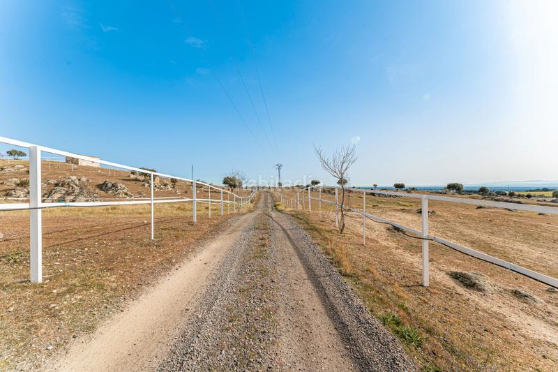 Foto 39114135-0537-42cb-9f4c-7d92699dc767. Masia amb aparcament piscina a Buenavista-Valparaíso-La Legua Toledo