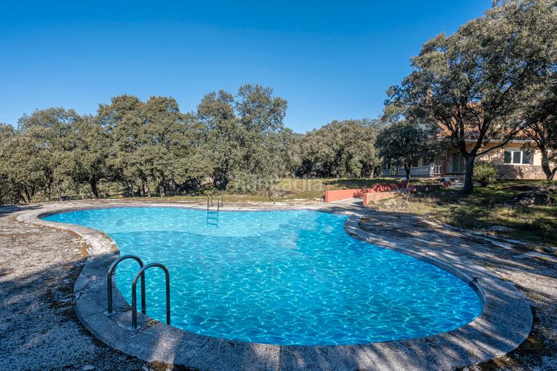 Foto 2129508d-e35b-4249-8ecf-9eaabd01a322. Casale con camino riscaldamento parcheggio piscina in Colmenarejo