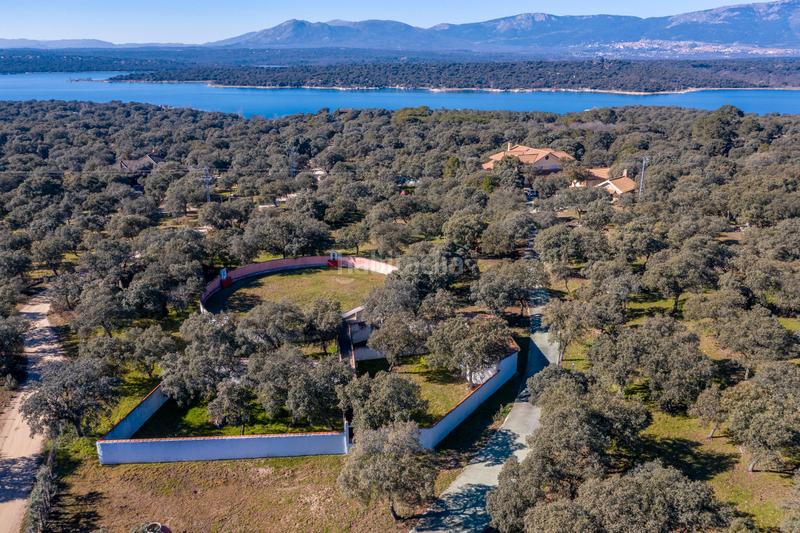 Foto 55cca17c-edb7-4cec-a835-46c2a40b4d99. Casale con camino riscaldamento parcheggio piscina in Colmenarejo