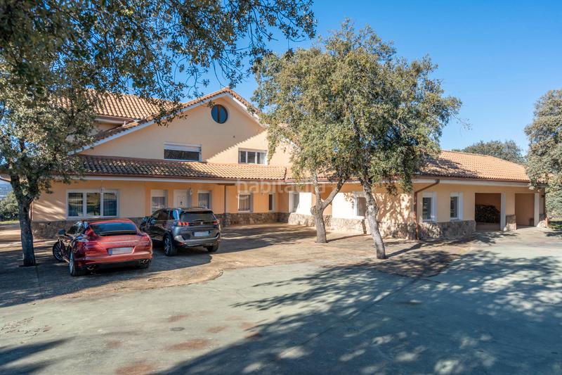 Foto 5b8fe6c0-80e2-4e29-8c4c-8fb562ba7e99. Casale con camino riscaldamento parcheggio piscina in Colmenarejo