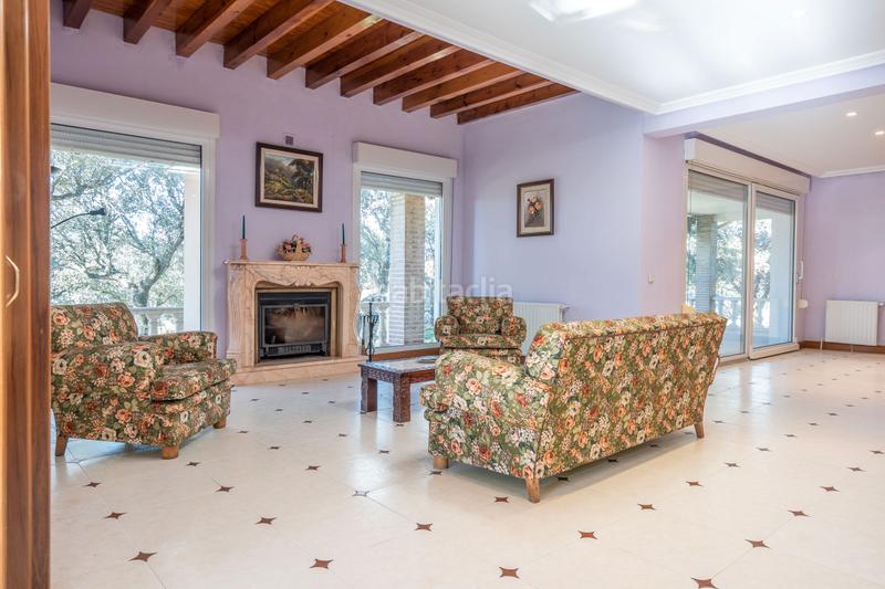 Foto cf8227da-7dfa-44cf-aa5d-e1817aead721. Casale con camino riscaldamento parcheggio piscina in Colmenarejo