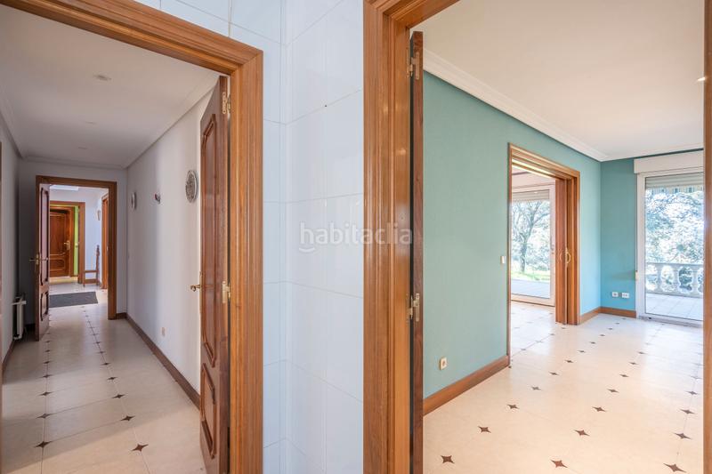 Foto e6b4aeac-026a-4155-b08f-ca4393651089. Casale con camino riscaldamento parcheggio piscina in Colmenarejo