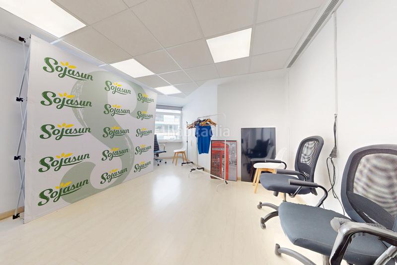 Foto 38deedb2-54df-48f2-8175-f768379ab8aa. Oficina amb calefacció a Vallehermoso Madrid