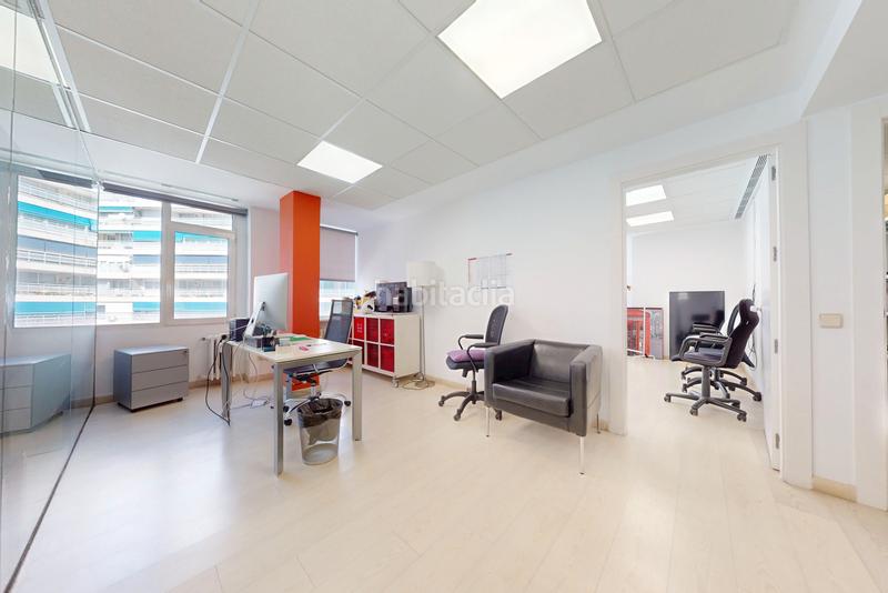 Foto 6247e715-194f-40ba-bc9c-5089c24a1579. Oficina amb calefacció a Vallehermoso Madrid