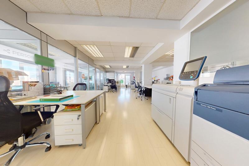 Foto 87f72e97-3407-41d0-9cac-c8f3a30b6678. Oficina amb calefacció a Vallehermoso Madrid