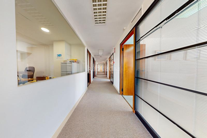 Foto a9d01f1d-1302-4977-a9ba-054e295ef209. Oficina amb calefacció a Vallehermoso Madrid