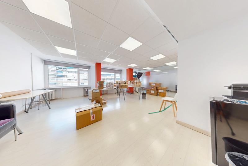 Foto bb7fca33-fdaa-4d51-a54e-36c5a36b3d9b. Oficina amb calefacció a Vallehermoso Madrid