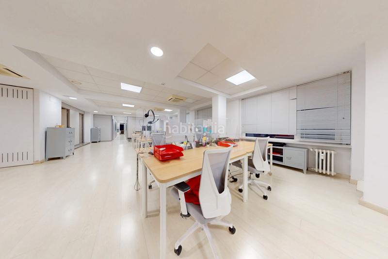 Foto d328b1ea-3f2c-4a56-b580-6b3ac2f31b7f. Oficina amb calefacció a Vallehermoso Madrid