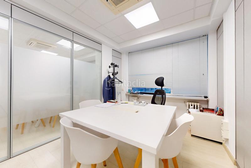 Foto e4ea9c88-fbd2-4e65-9fb1-713012979eba. Oficina amb calefacció a Vallehermoso Madrid