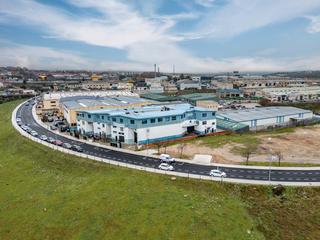 Bâtiment à usage industriel à El Olivar-La Magdalena. Inversión segura: edificio/nave de 3 plantas con despachos y apa