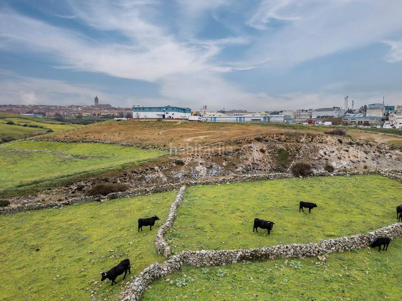 Foto 21f47298-becb-4e31-af20-14832cce28f8. Nau industrial amb calefacció a El Olivar-La Magdalena Colmenar Viejo