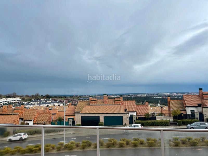 Foto 01401e16-04b1-4c43-93de-0c5a897e274d. Casa adosada ^**^espectacular adosado con vistas panorámicas al skyline de madrid^^**^ este precioso adosado es en Torrelodones