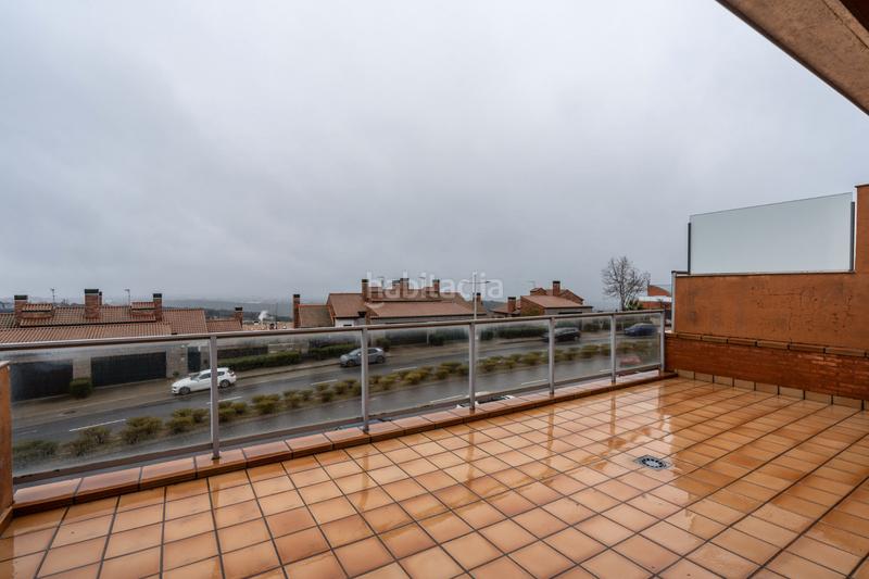 Foto 0e8e9cc4-61de-45fc-94f1-73fd9a12c3dd. Casa adosada ^**^espectacular adosado con vistas panorámicas al skyline de madrid^^**^ este precioso adosado es en Torrelodones