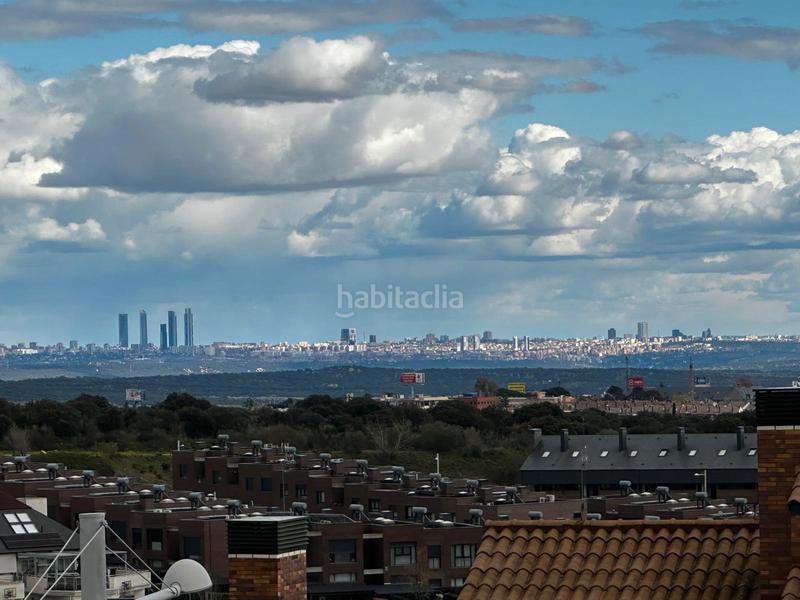Foto 5bcb328b-de97-4467-af4e-a61516e9f015. Casa adosada ^**^espectacular adosado con vistas panorámicas al skyline de madrid^^**^ este precioso adosado es en Torrelodones