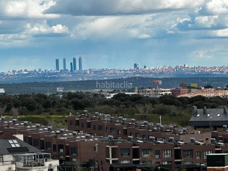 Foto f6e33960-bbda-4806-9682-56e3914de7e1. Casa adosada ^**^espectacular adosado con vistas panorámicas al skyline de madrid^^**^ este precioso adosado es en Torrelodones