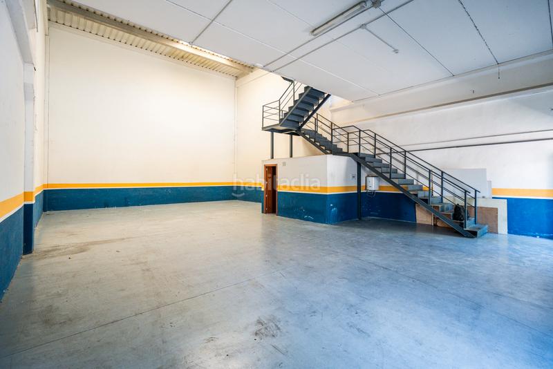 Foto 62bd9dc3-2ac3-4798-80fc-b8c759c5f67a. Industrial building in Meco pueblo Meco