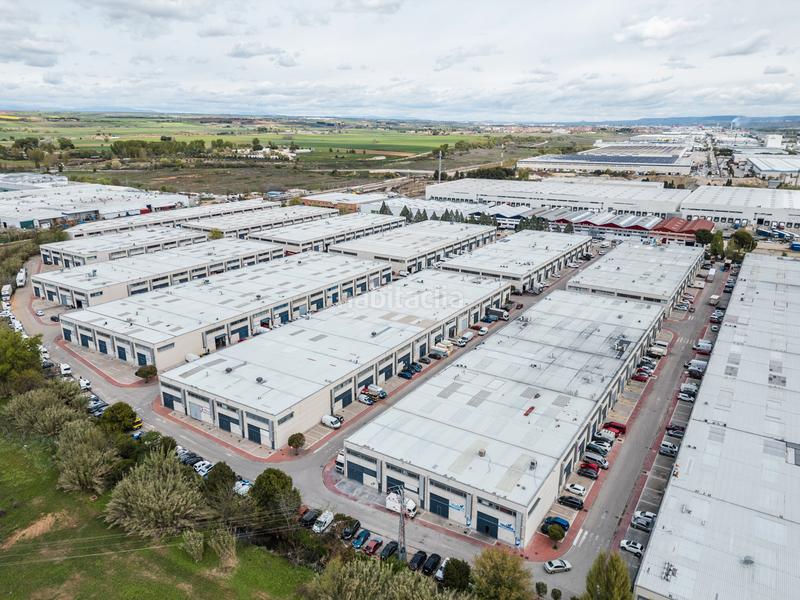 Foto 8f0562e5-25b0-4427-a2e8-7c9b66a771a3. Industrial building in Meco pueblo Meco