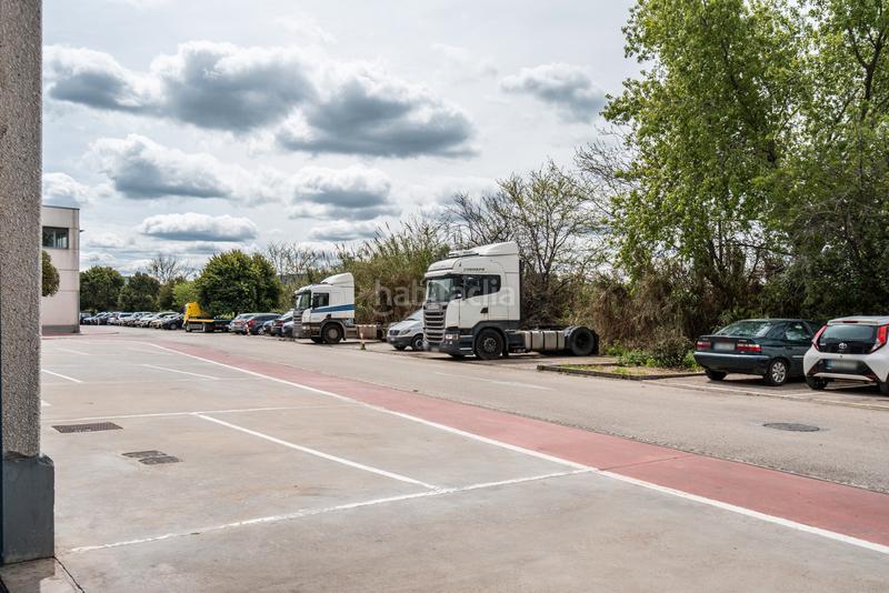 Foto 9f1b6b0c-17c5-4b32-9f08-2750c81d4703. Industrial building in Meco pueblo Meco